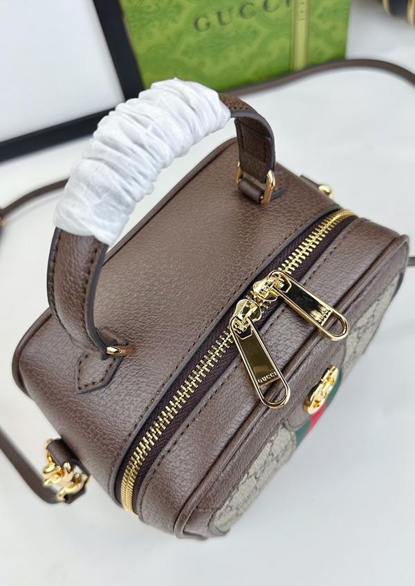 激安グッチバッグコピー着用イメージ